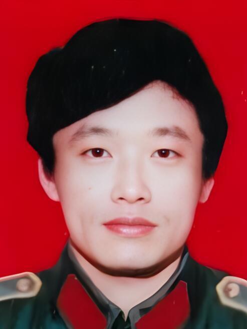 李長江(黑河市公安局愛輝分局行管科原科員) 李長江(黑河市公安局愛輝分局行管科原科員)