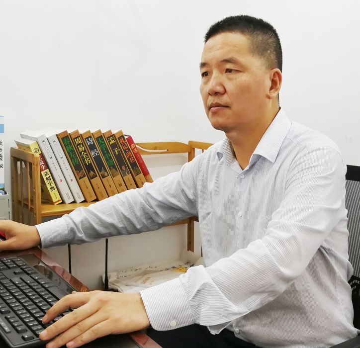 游勇(經紀人、音樂製作人) 游勇(經紀人、音樂製作人)