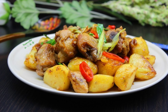 燜土豆雞 燜土豆雞