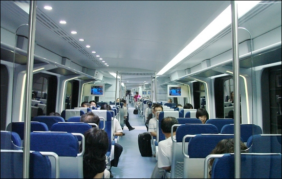 北京捷運機場線車廂內部