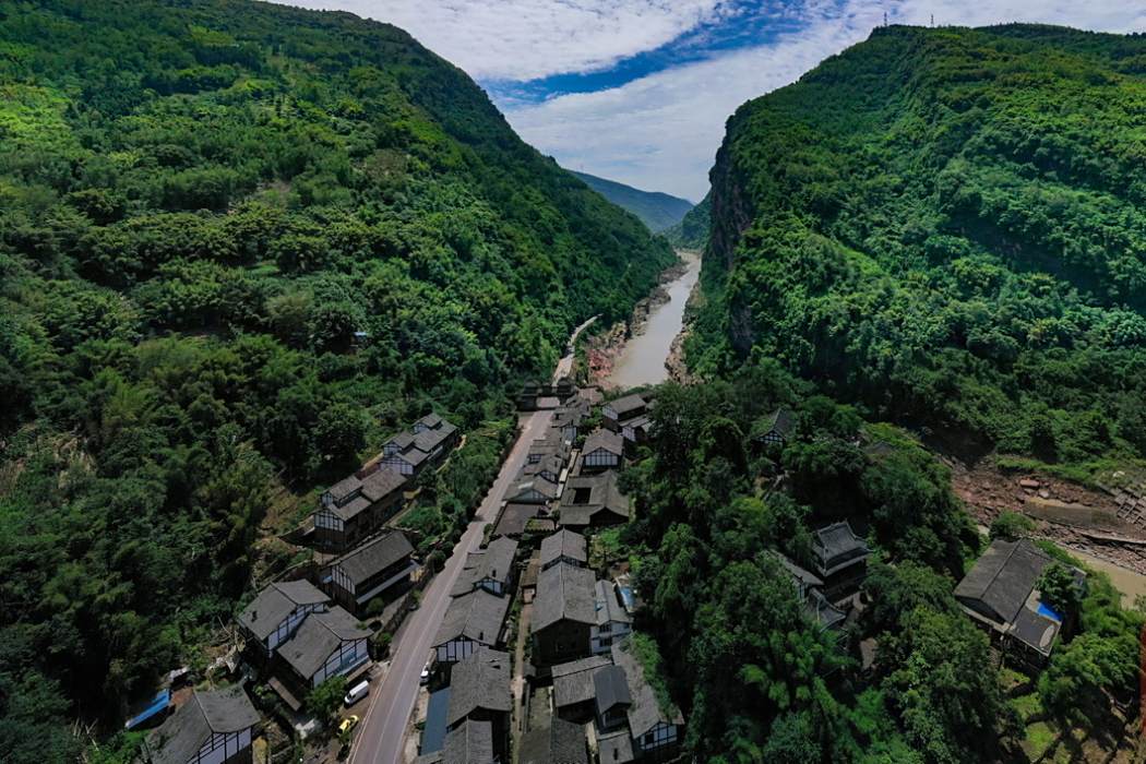 飛仙村(雅安市蘆山縣飛仙關鎮下轄村) 飛仙村(雅安市蘆山縣飛仙關鎮下轄村)