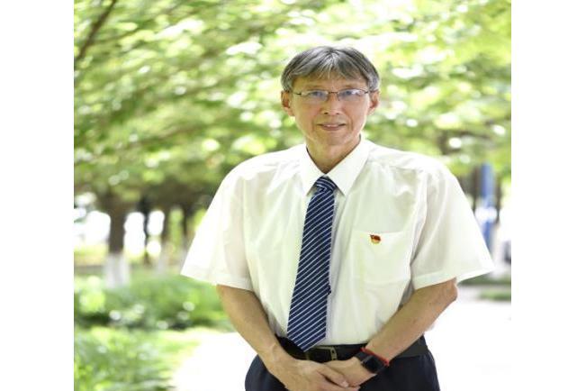 孫遜(西安翻譯學院亞歐語言文化學院教師) 孫遜(西安翻譯學院亞歐語言文化學院教師)