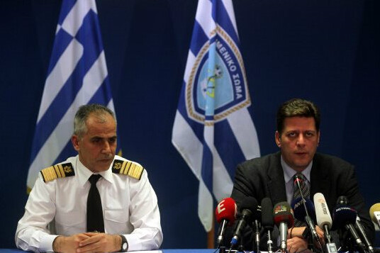 希臘海運部長（右）