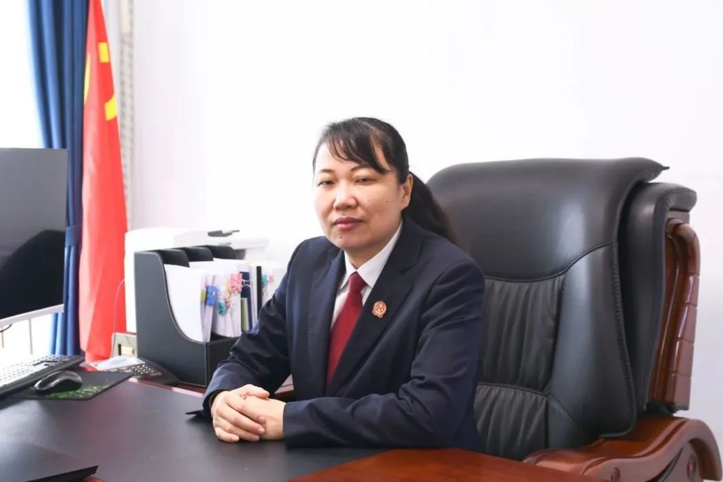 孟春燕(內蒙古自治區呼和浩特市玉泉區人民法院黨組書記、院長) 孟春燕(內蒙古自治區呼和浩特市玉泉區人民法院黨組書記、院長)