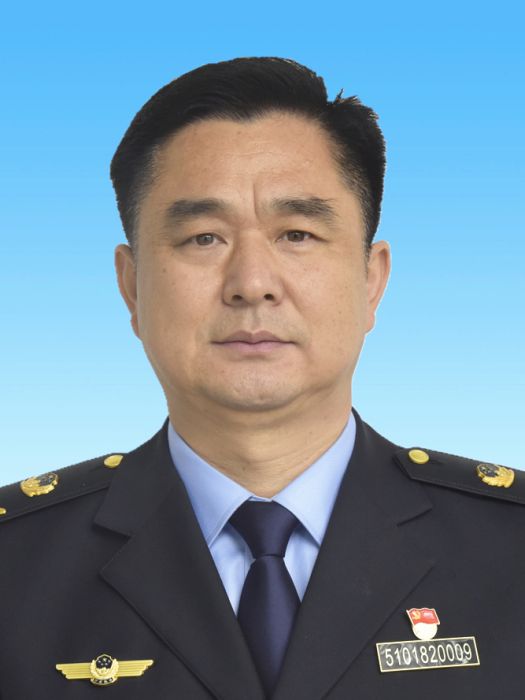 邊海鵬(四川省彭州市綜合行政執法局黨組成員、副局長) 邊海鵬(四川省彭州市綜合行政執法局黨組成員、副局長)