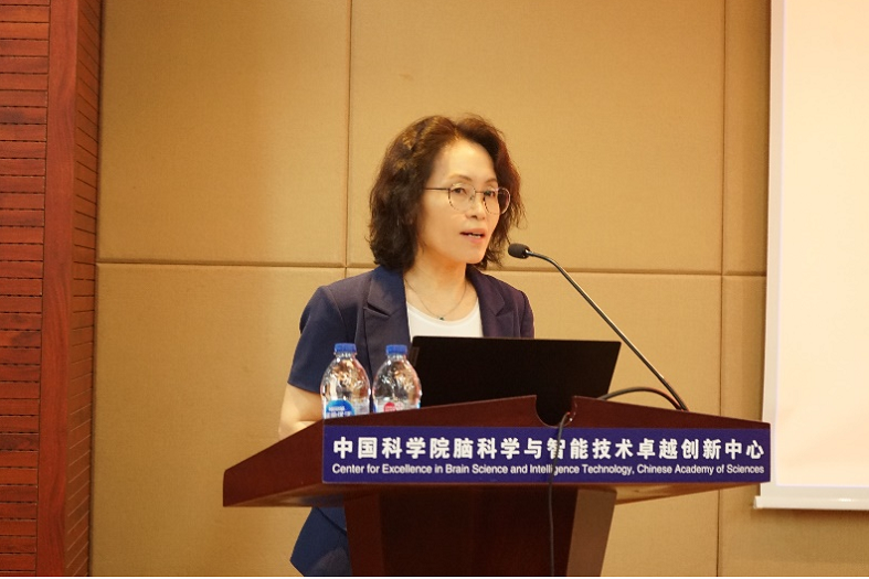 劉京紅(中國科學院腦科學與智慧型技術卓越創新中心黨委書記、副主任) 劉京紅(中國科學院腦科學與智慧型技術卓越創新中心黨委書記、副主任)