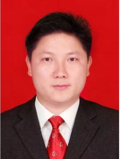 夏輝(湖南省邵陽市綏寧縣黃土礦鎮黨委書記、一級主任科員) 夏輝(湖南省邵陽市綏寧縣黃土礦鎮黨委書記、一級主任科員)