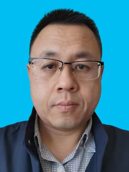 王瑞利(內蒙古科學技術研究院生物技術研究所副所長,巴林左旗人民政府副旗長、派駐巴林左旗三山鄉新農村第一書記) 王瑞利(內蒙古科學技術研究院生物技術研究所副所長,巴林左旗人民政府副旗長、派駐巴林左旗三山鄉新農村第一書記)