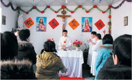 孟維安神父為教友們過第一個聖誕節