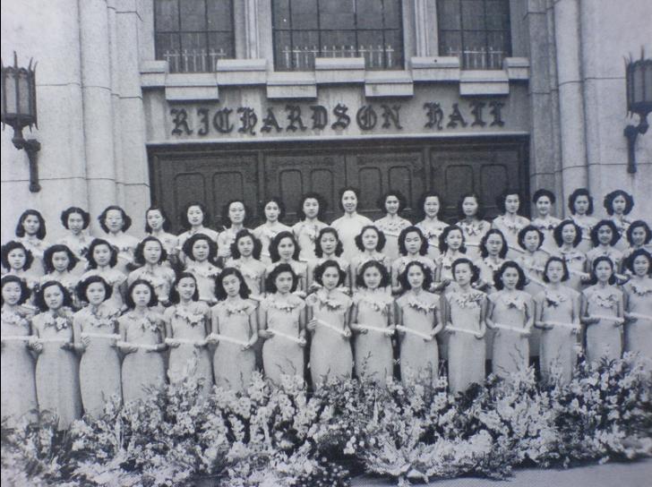 中西女中1948級畢業合影