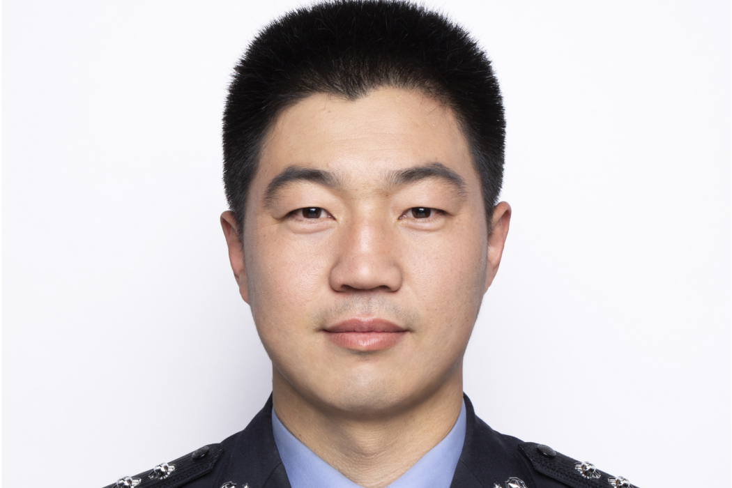 楊碩(鄭州市公安局鄭東新區分局如意湖派出所副所長) 楊碩(鄭州市公安局鄭東新區分局如意湖派出所副所長)