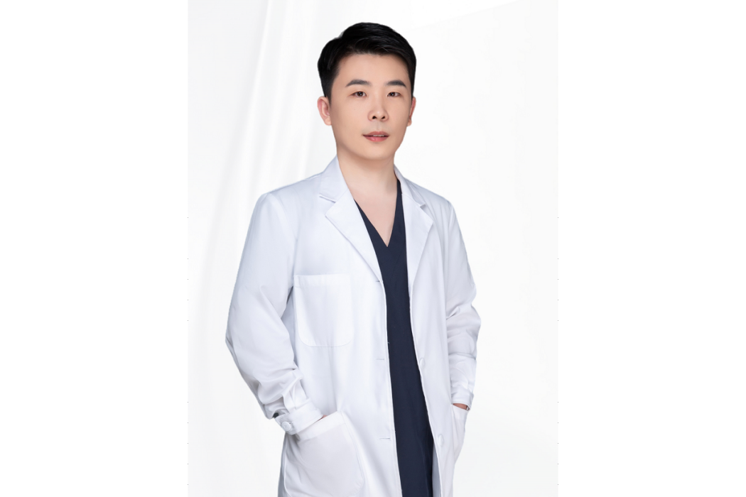 王健偉(惠城聖爾曼醫療美容門診部醫師) 王健偉(惠城聖爾曼醫療美容門診部醫師)