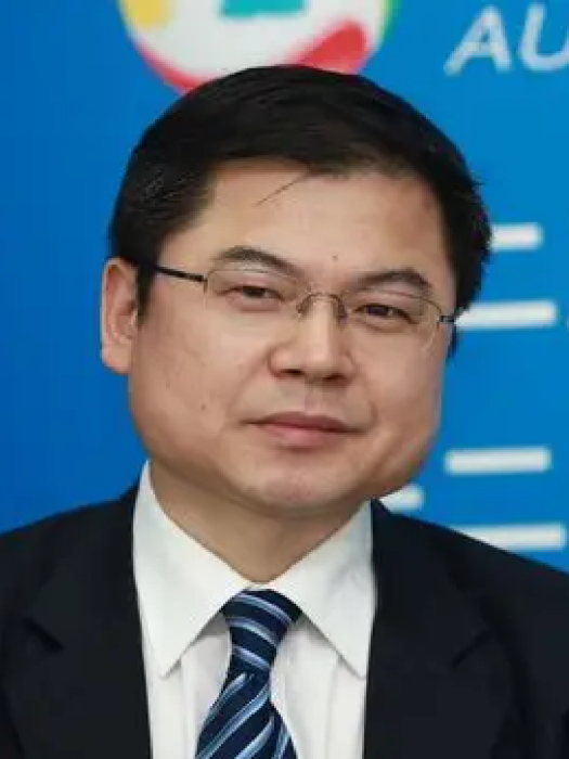 謝偉(北京汽車非執行董事,戰略委員會委員) 謝偉(北京汽車非執行董事,戰略委員會委員)
