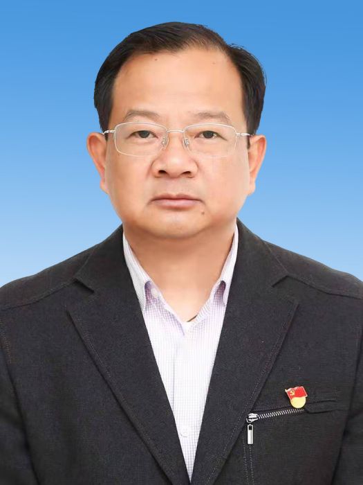 尹平(湖南省益陽市大通湖區管委會黨組成員、副區長) 尹平(湖南省益陽市大通湖區管委會黨組成員、副區長)