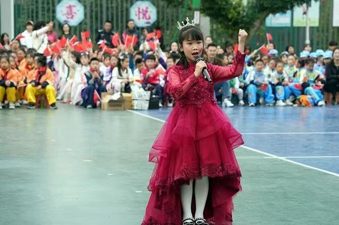 倪靈曦 倪靈曦