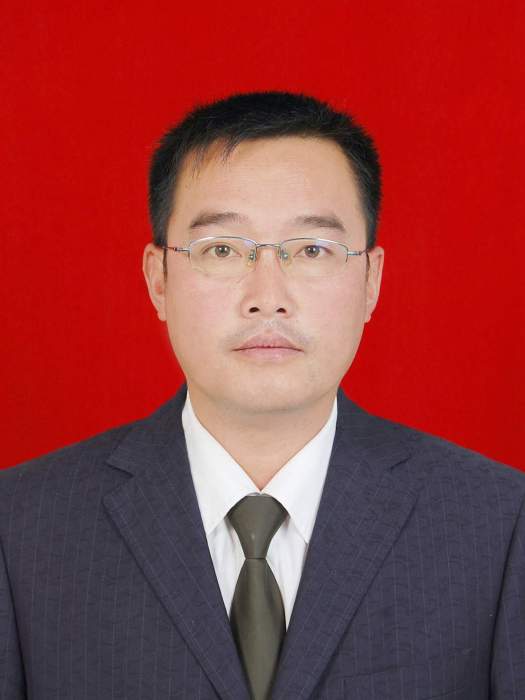 劉林(興義市司法局黨組成員、副局長) 劉林(興義市司法局黨組成員、副局長)