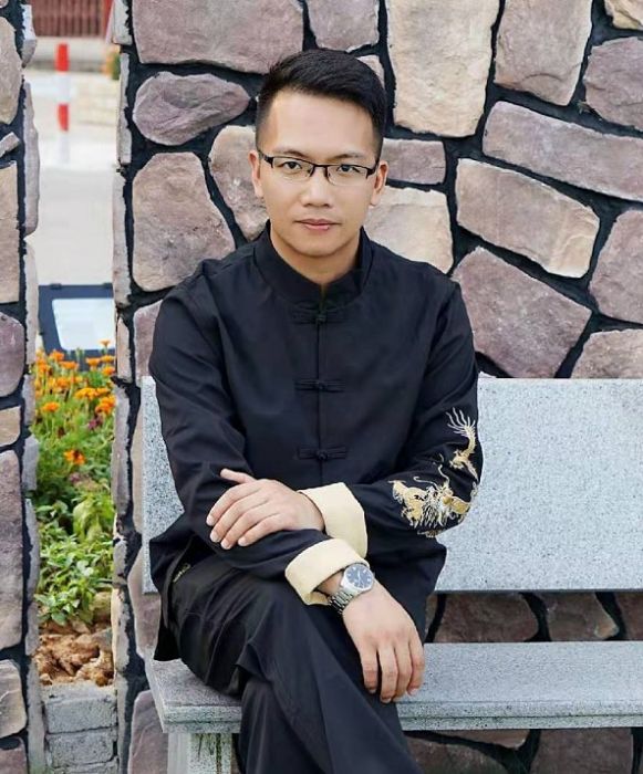 莫海斌(浙江研保商貿有限公司執行董事) 莫海斌(浙江研保商貿有限公司執行董事)