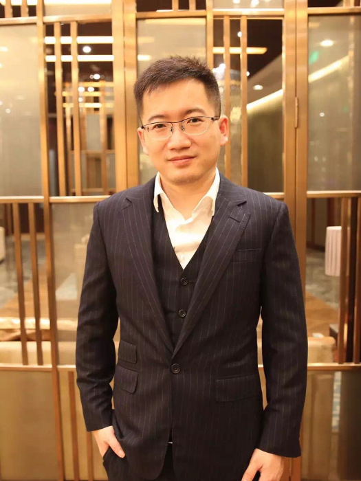 吳利強(強鐵集團創始人兼CEO) 吳利強(強鐵集團創始人兼CEO)
