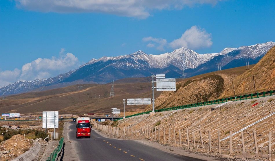 祁連山脈(青海省東北部與甘肅省西部邊境的山脈)
