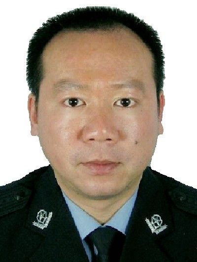 劉日紅(湖南省韶山市公安局黨委委員、副局長) 劉日紅(湖南省韶山市公安局黨委委員、副局長)