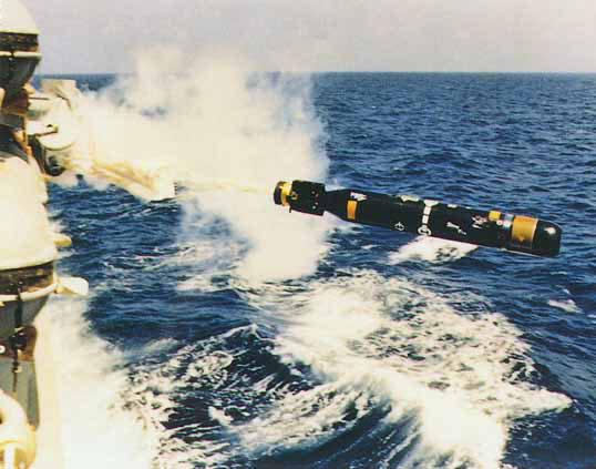 23型護衛艦發射魚雷