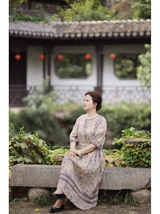 何葉(正高級工藝美術師) 何葉(正高級工藝美術師)