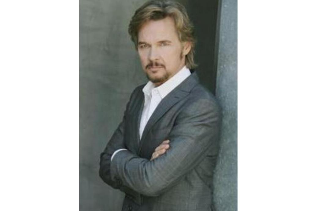 Stephen Nichols Stephen Nichols