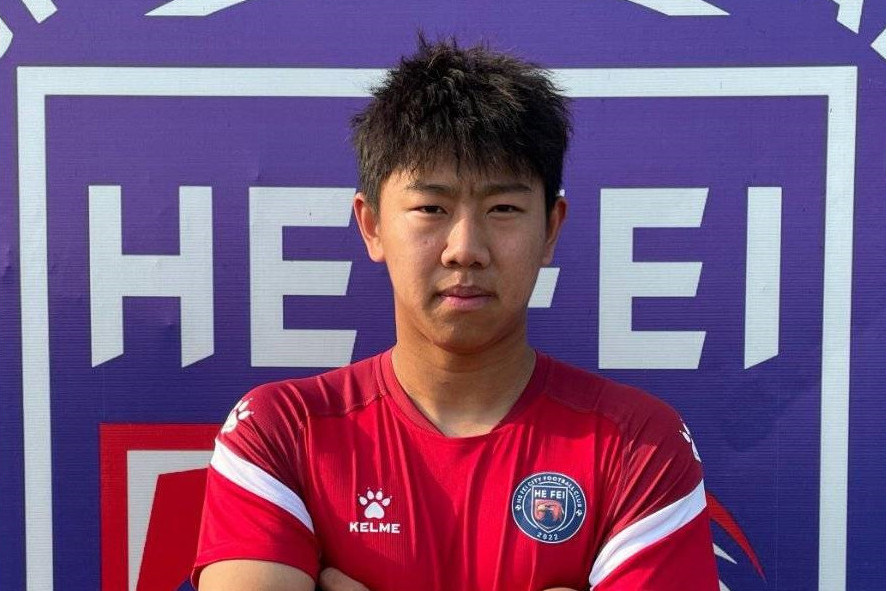 張君(中國足球運動員) 張君(中國足球運動員)
