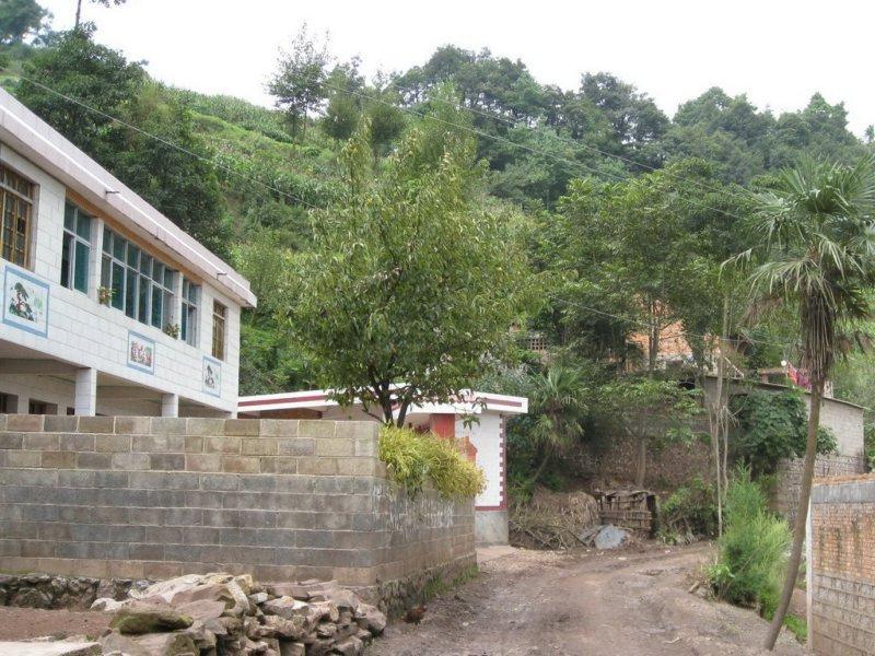 趙家寨村(雲南省紅河州石屏縣異龍鎮趙家寨村) 趙家寨村(雲南省紅河州石屏縣異龍鎮趙家寨村)