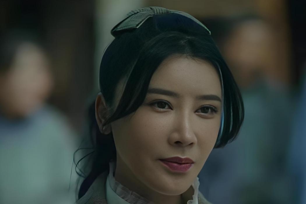 林瑤(電視劇《兵變1929》角色,由高露飾演的共產黨員覃文邕愛人) 林瑤(電視劇《兵變1929》角色,由高露飾演的共產黨員覃文邕愛人)