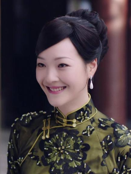 靳香(《秋蟬》中的興和會會長角色) 靳香(《秋蟬》中的興和會會長角色)