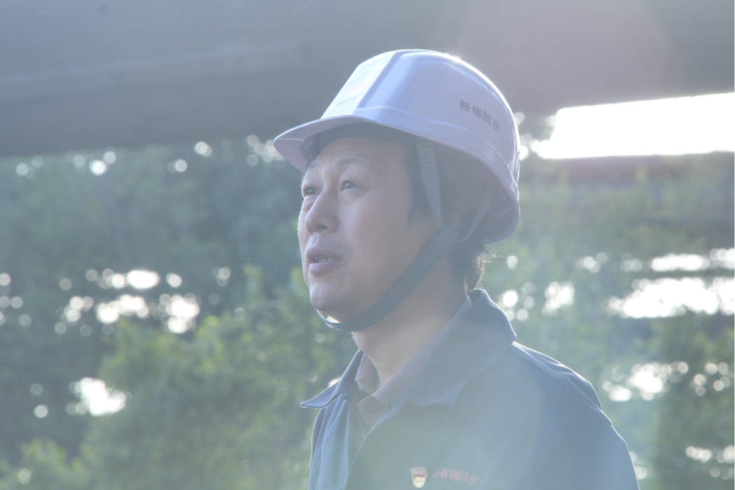 林學斌(鞍鋼股份煉鋼總廠點檢長、高級技師) 林學斌(鞍鋼股份煉鋼總廠點檢長、高級技師)