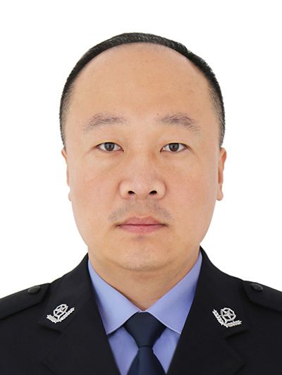 李曉華(山東省濰坊市公安局濰城分局黨委委員、紀委書記、一級警長) 李曉華(山東省濰坊市公安局濰城分局黨委委員、紀委書記、一級警長)