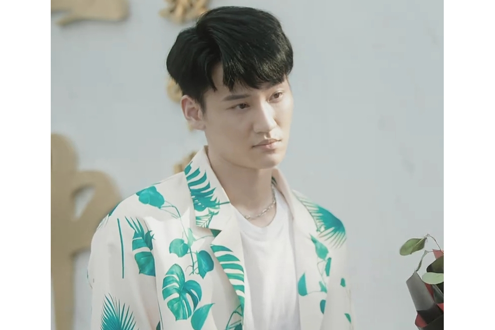 楊鑫(網路微短劇《夏日不宜入愛河》中的角色) 楊鑫(網路微短劇《夏日不宜入愛河》中的角色)