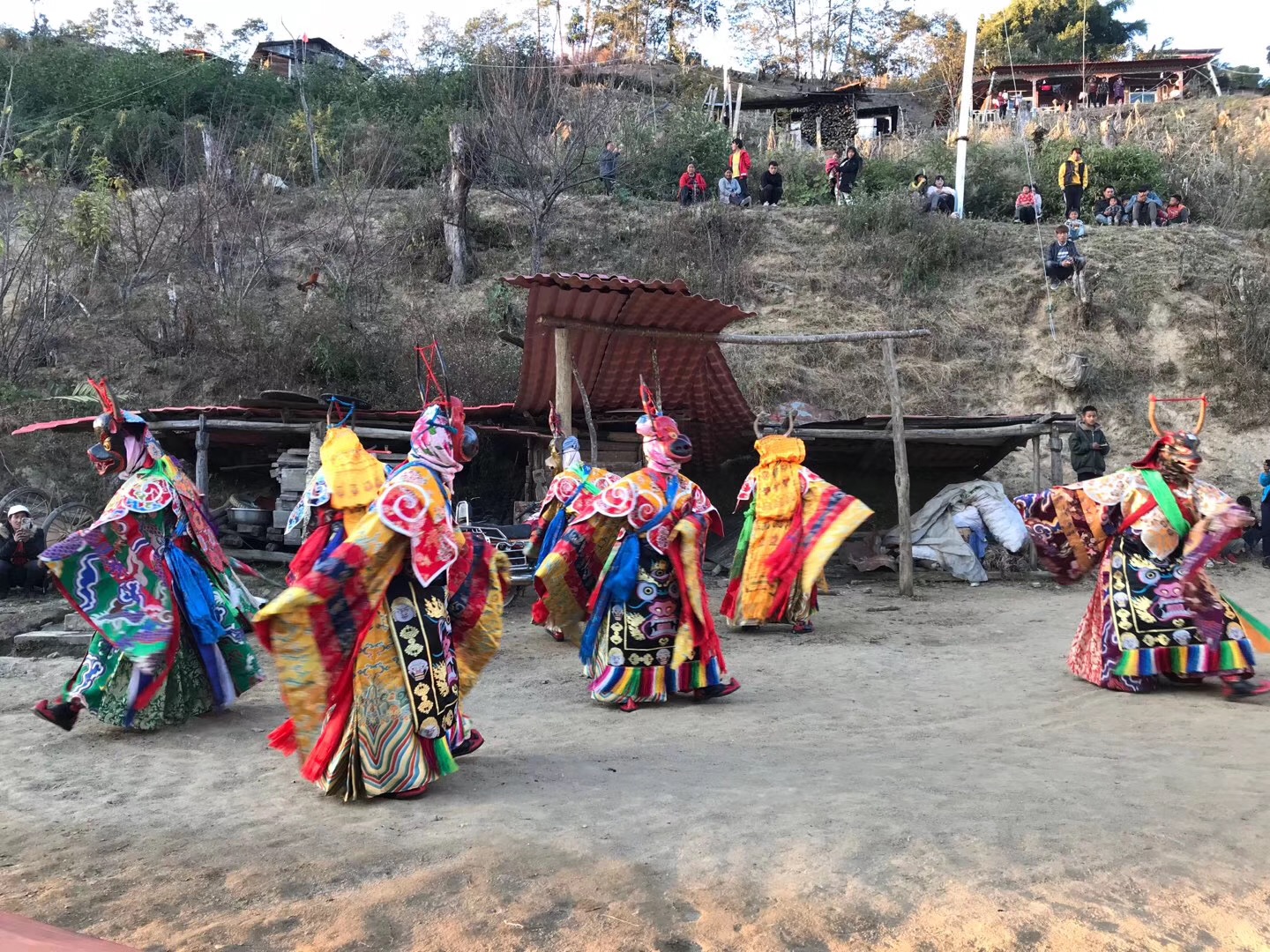 2018年12月那爾東村表演的民間舞蹈