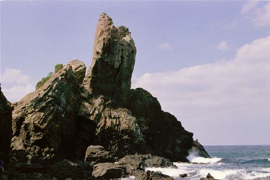 立神岩