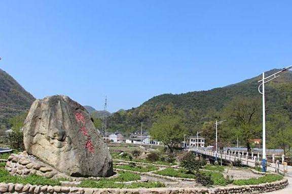 湖邊橋村 湖邊橋村