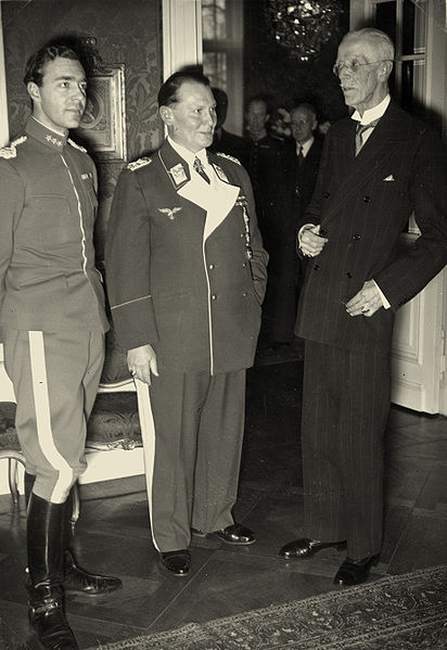1939年古斯塔世和戈林在一起