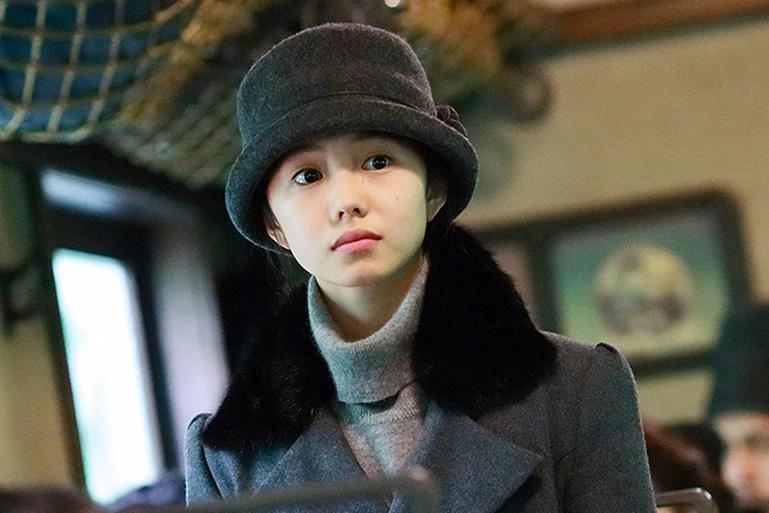 小蘭(2021年電影《懸崖之上》中的角色) 小蘭(2021年電影《懸崖之上》中的角色)