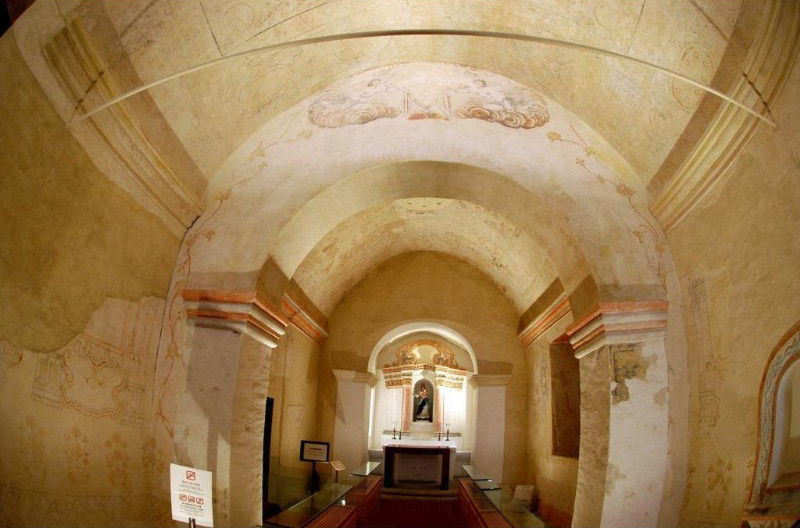 聖母雪地殿教堂殿內壁畫