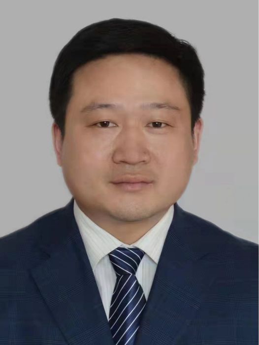 謝震(山東省菏澤市牡丹區王浩屯鎮黨委書記、二級主任科員) 謝震(山東省菏澤市牡丹區王浩屯鎮黨委書記、二級主任科員)