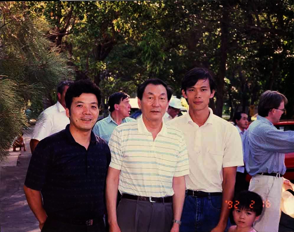 1992年2月16日朱鎔基總理會見劉富業