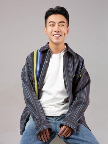 李洋(銀川新聞綜合廣播主持人、短視頻博主) 李洋(銀川新聞綜合廣播主持人、短視頻博主)