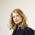裴淳華(Rosamund Pike)