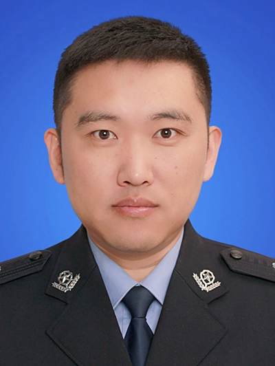 王劍波(貴州省黔東南苗族侗族自治州麻江縣公安局黨委委員、副政委、縣森林公安局局長) 王劍波(貴州省黔東南苗族侗族自治州麻江縣公安局黨委委員、副政委、縣森林公安局局長)