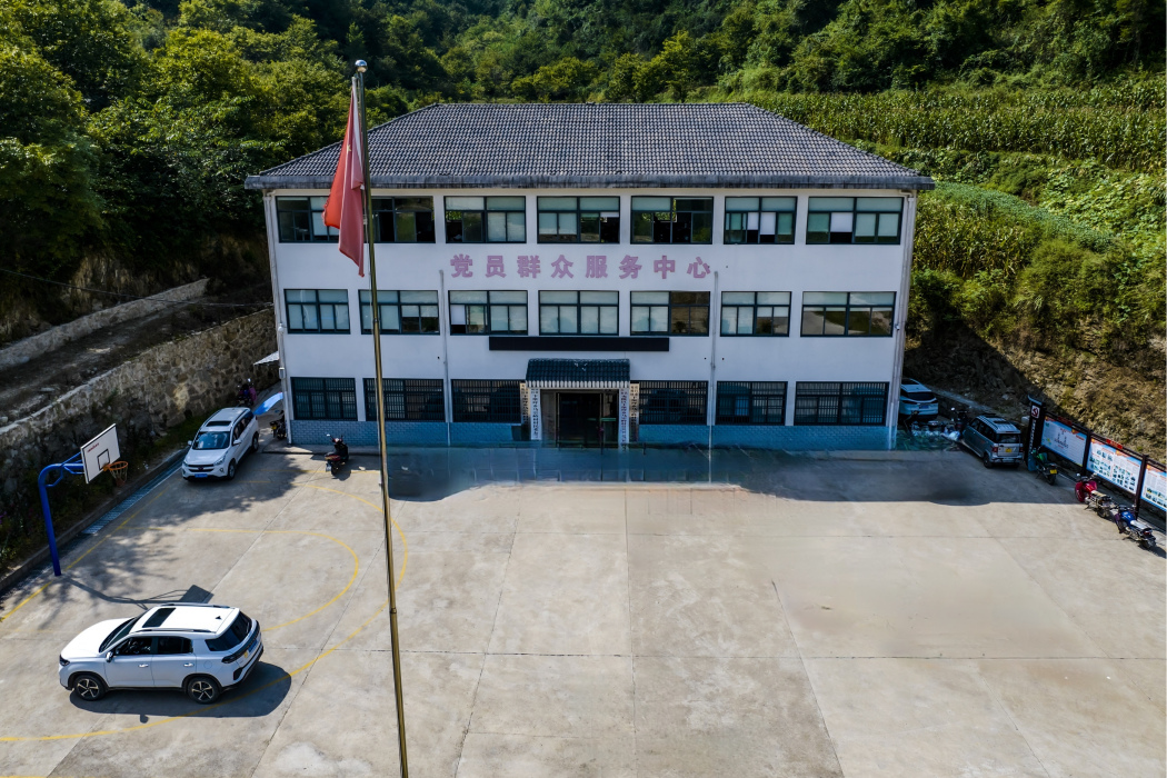 馬宗嶺村(湖北省宜昌市夷陵區下堡坪鄉下轄村) 馬宗嶺村(湖北省宜昌市夷陵區下堡坪鄉下轄村)