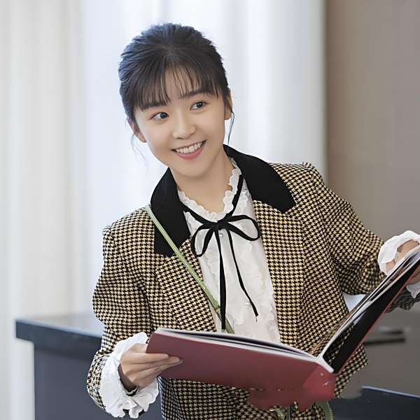 郝靚 郝靚