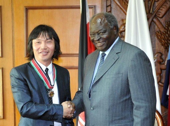 羅紅獲武士勳章 肯亞總統親授最高榮譽