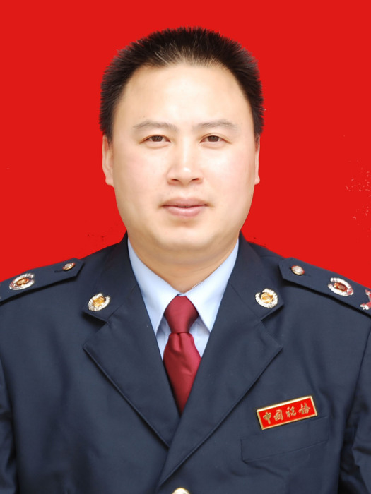 李天平(四川省廣安華鎣市國家稅務局副局長) 李天平(四川省廣安華鎣市國家稅務局副局長)