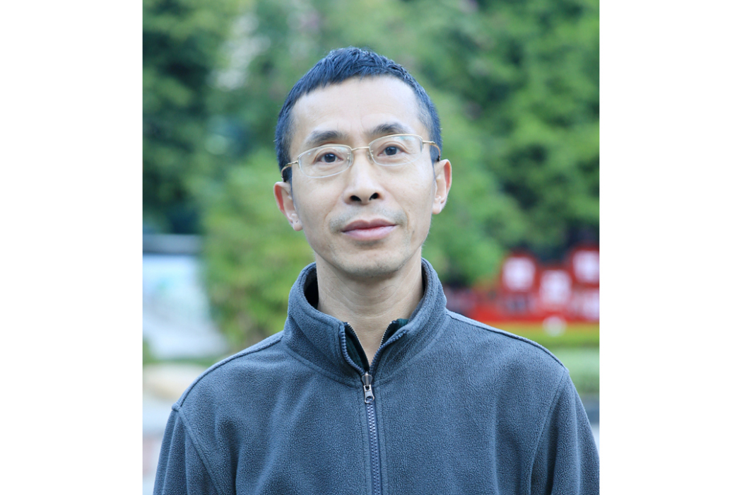 何志海(攀枝花市第三高級中學校教師) 何志海(攀枝花市第三高級中學校教師)